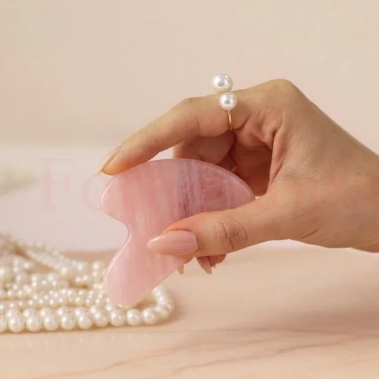 МАСАЖЕН КАМЪК РОЗОВ КВАРЦ ГУА ША