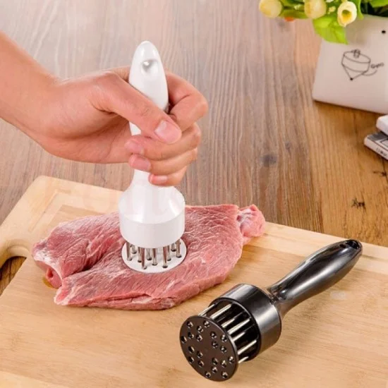 Уред за шпиковане, окрехкотяване на месо