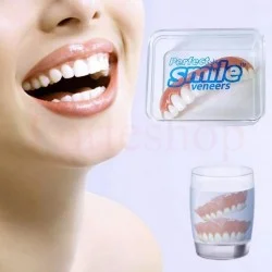 Козметично покритие върху горните зъби