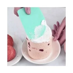 РЕЗАЧКИ ЗА ТЕСТО И ДЕКОРАЦИЯ