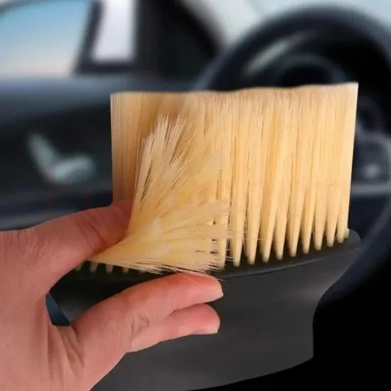 Четка за почистване на кола