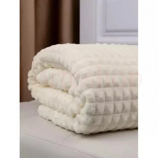 Плюшено одеяло – Екрю