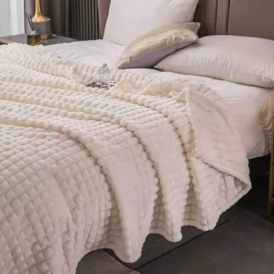 Плюшено одеяло – Екрю